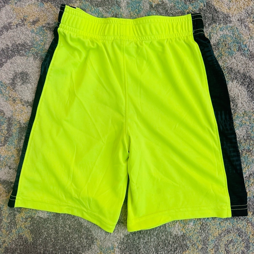 Nike Green and Black Short Sleeve Tees - Picture 12 of 12